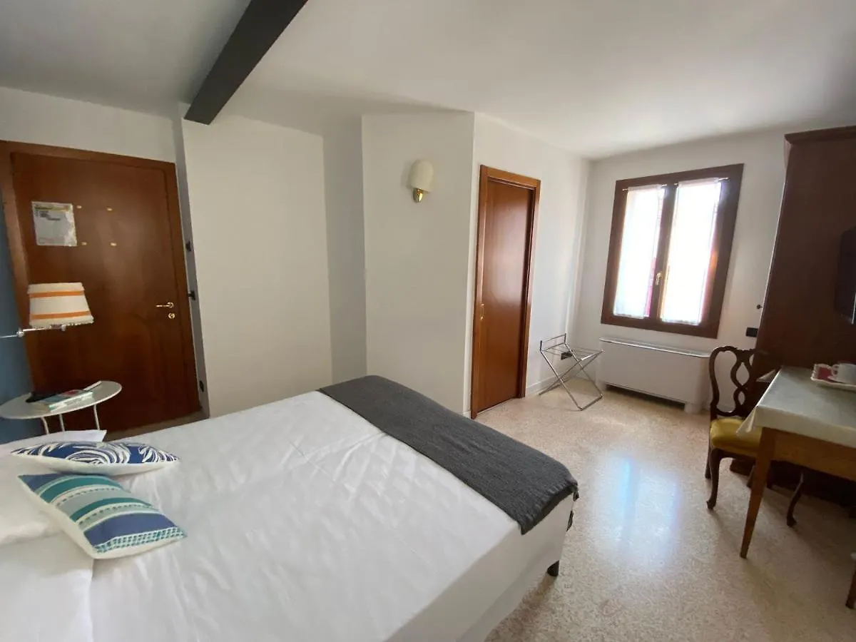 Ca' Fontanea Bed & Breakfast Venice 3*,